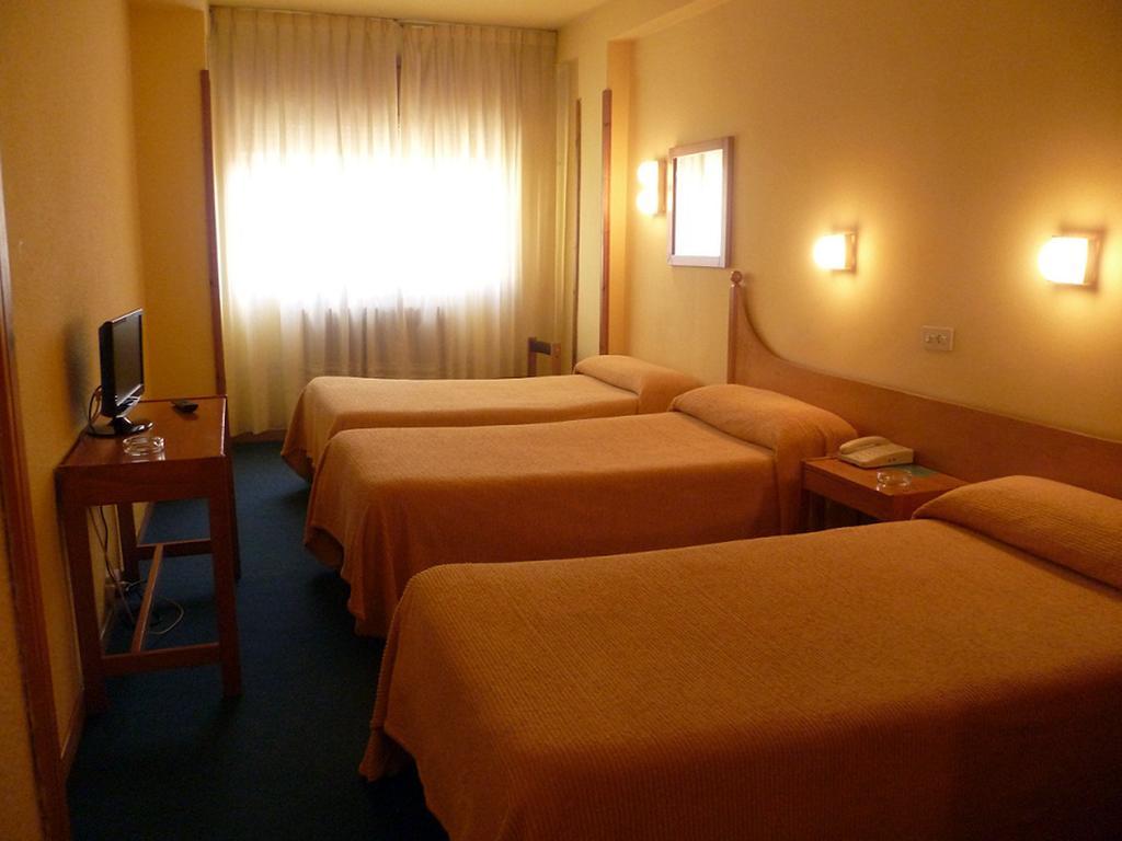 Hotel Pradas Jaca Kültér fotó